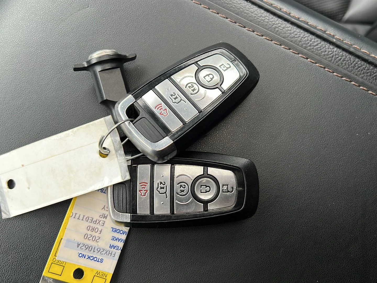 Used 2020 Magnetic Ford Platinum image 31