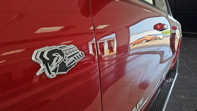 New 2026 Molten Red Pearl-Coat Exterior Paint RAM Big Horn/Lone Star image 44