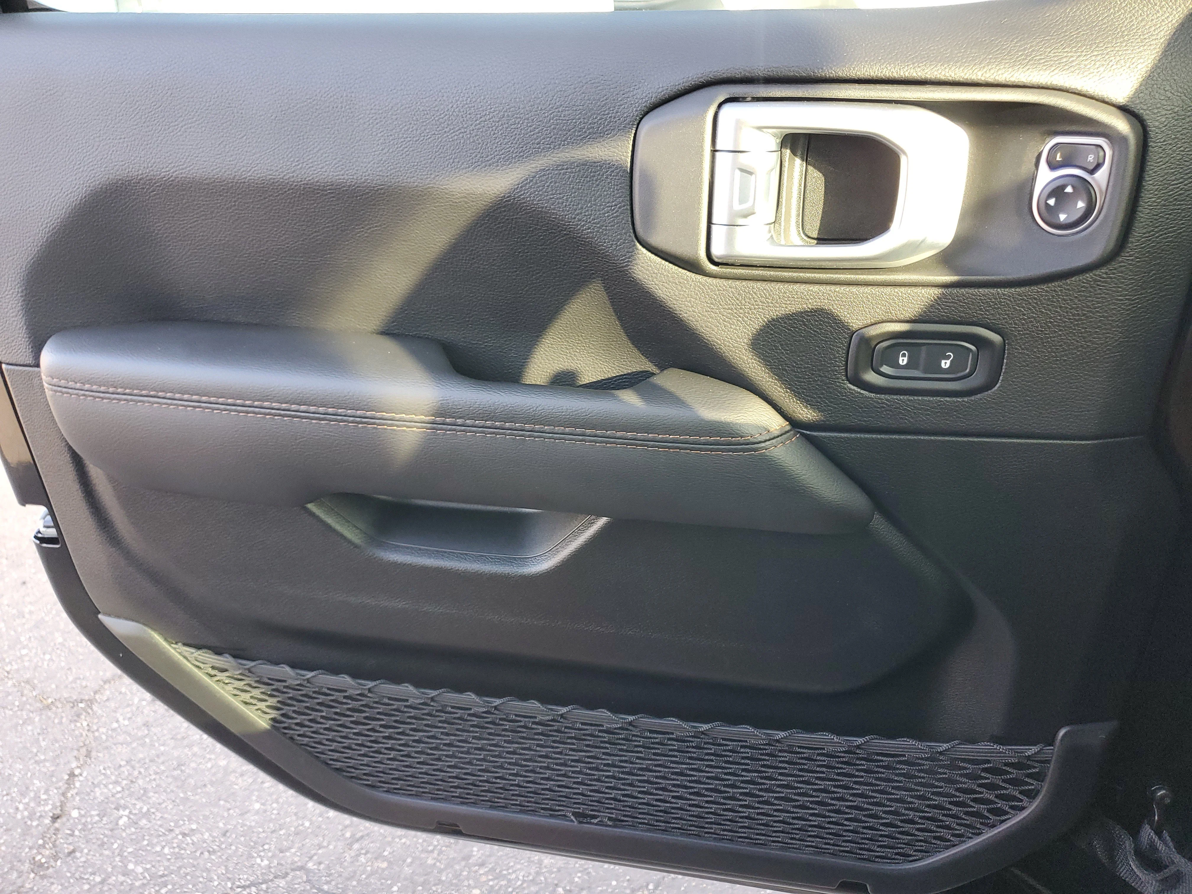 Used 2023 Black Jeep Rubicon 392 image 27