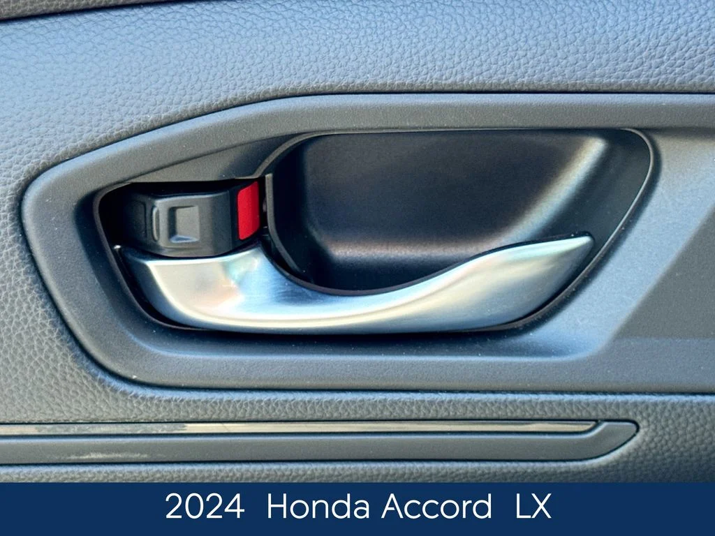 Used 2024  Honda LX image 17