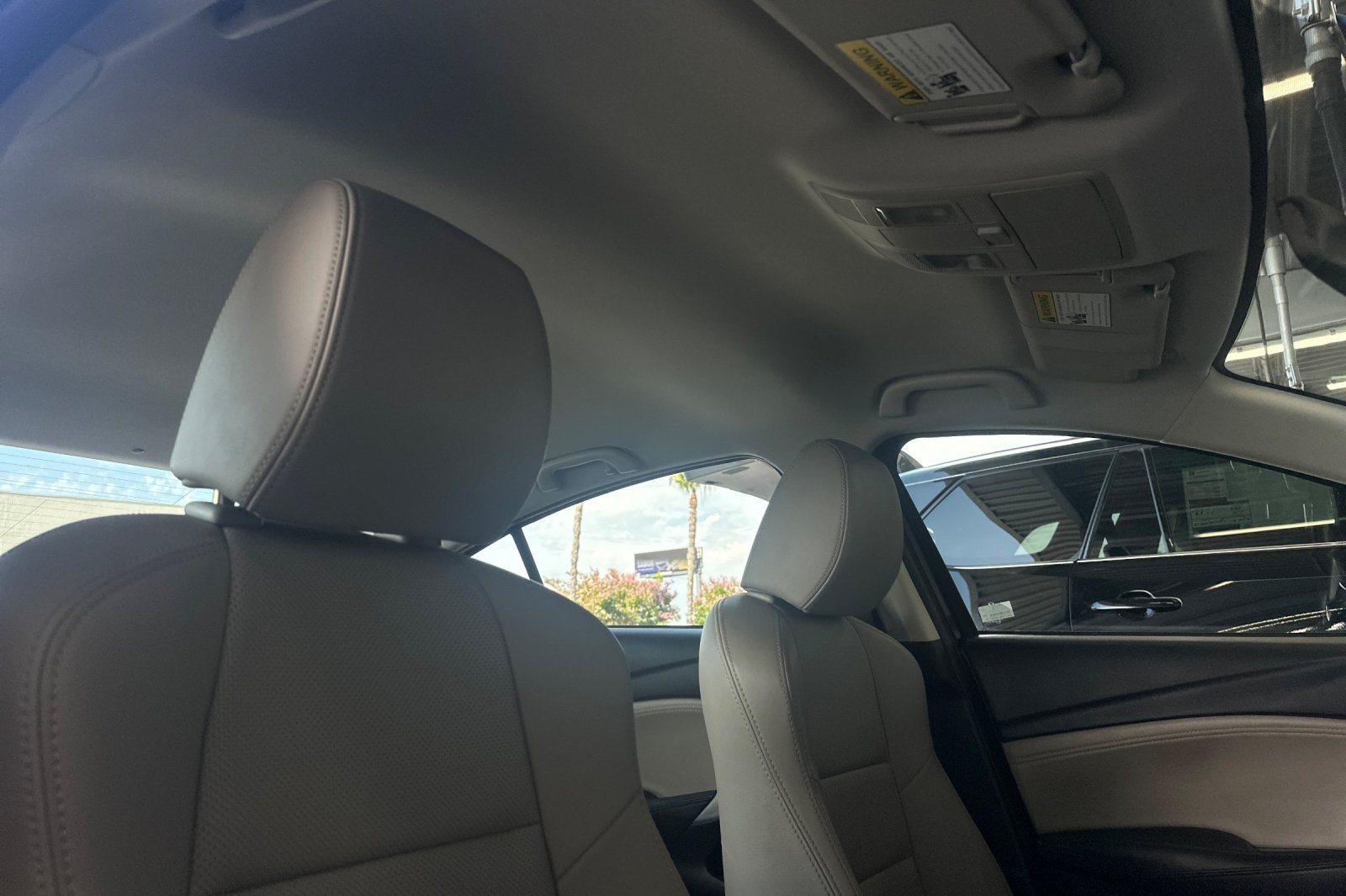 Used 2016 SNOWFLAKE WHITE PEAR Mazda i Touring image 15