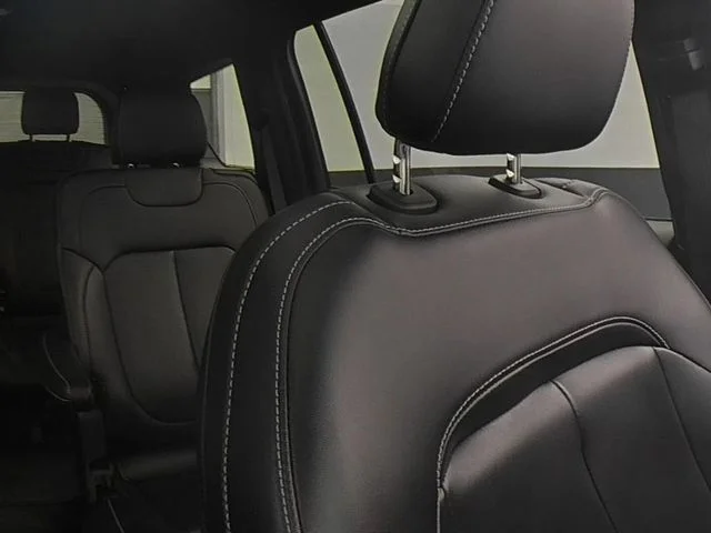 Used 2025 White Jeep Limited image 33