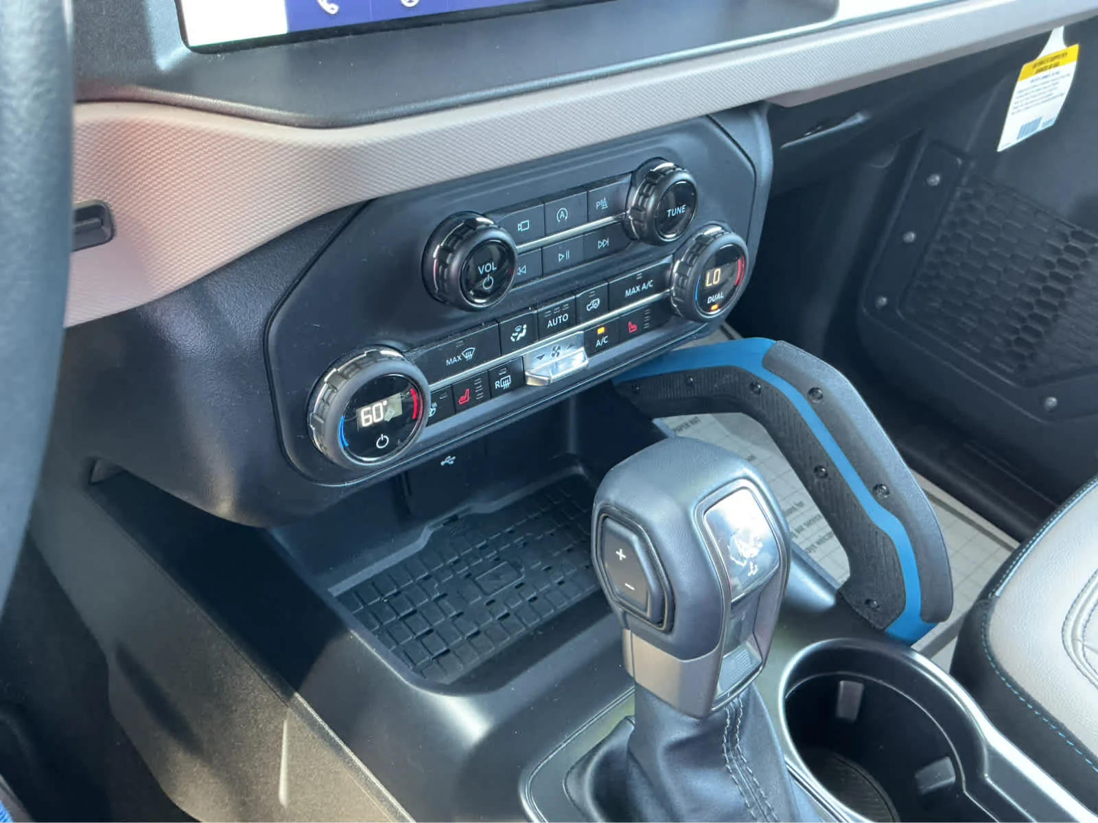 Used 2024 Carbonized Gray Metallic Ford Wildtrak image 27