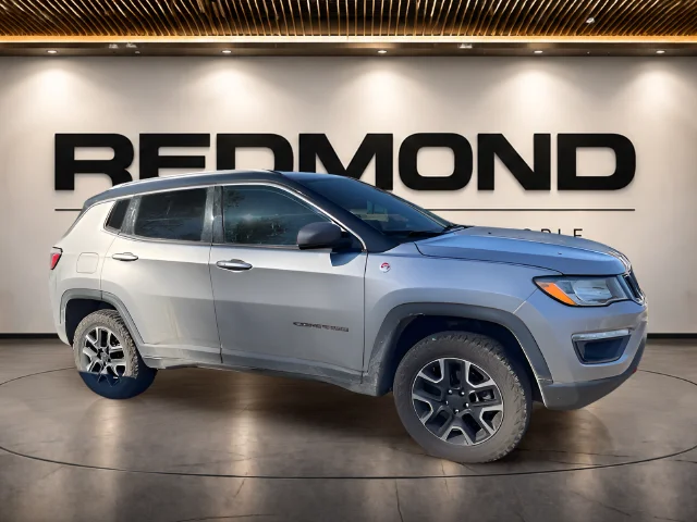 Used 2019 Silver Jeep Trailhawk image 2