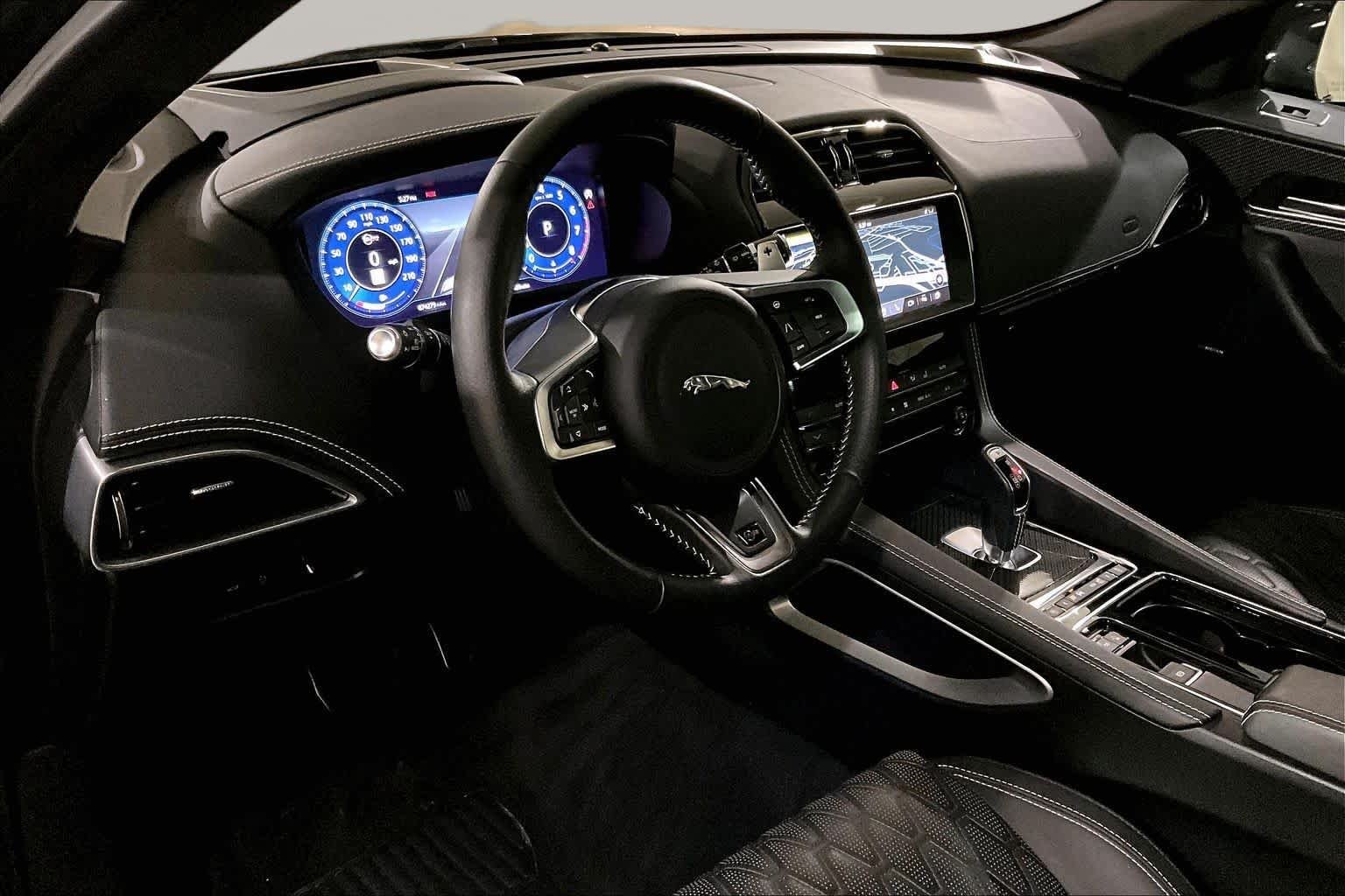 Used 2020 BLACK Jaguar SVR image 17