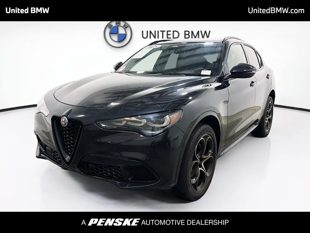 2025 Alfa Romeo Stelvio Intensa AWD's photo