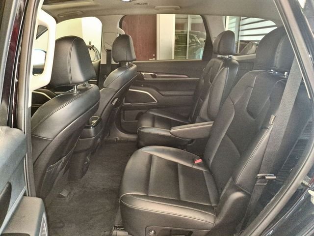 Used 2025 Black Kia S image 23