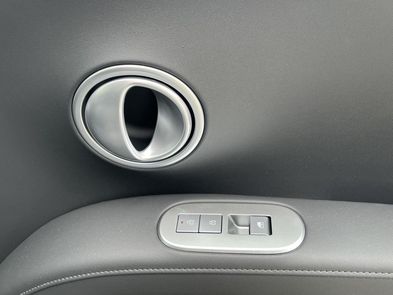 New 2026 Classy Blue Pearl Hyundai SEL 8P image 19
