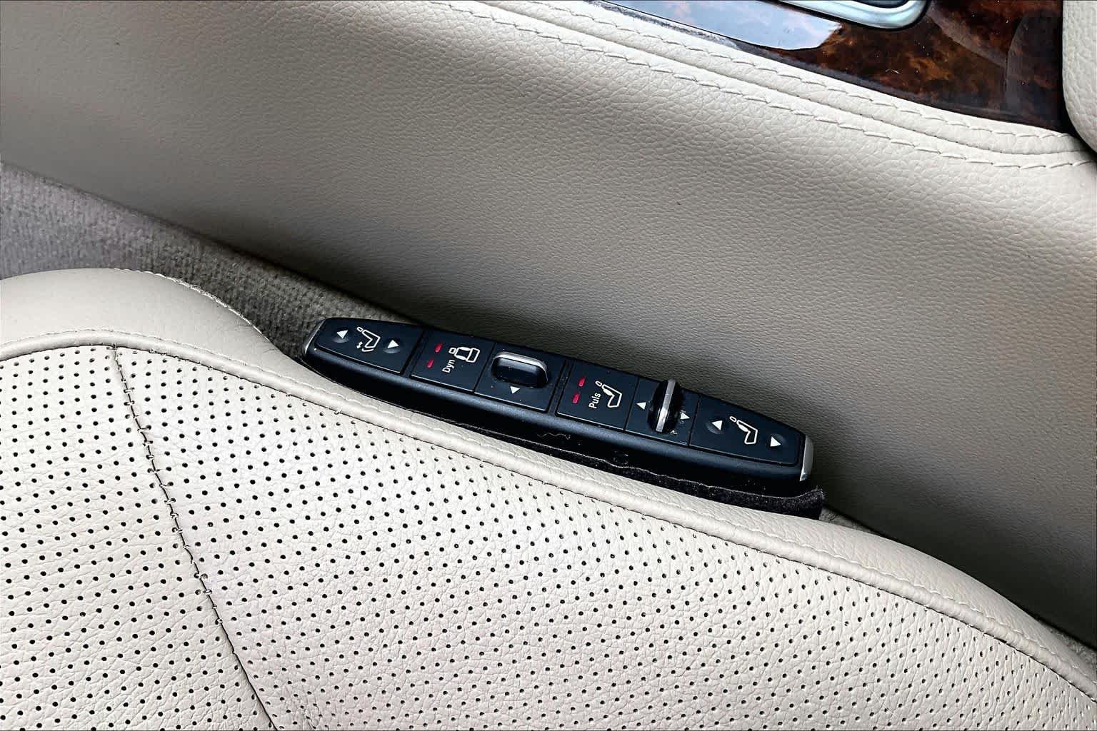 Used 2014 Diamond White Metallic Mercedes-Benz CLS 550 image 32