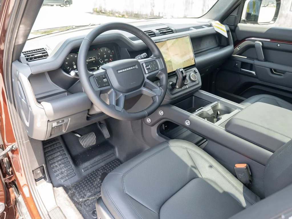 New 2026 Sedona Red Land Rover X image 11
