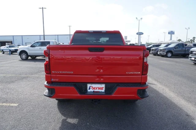 Used 2024  Chevrolet Custom image 6