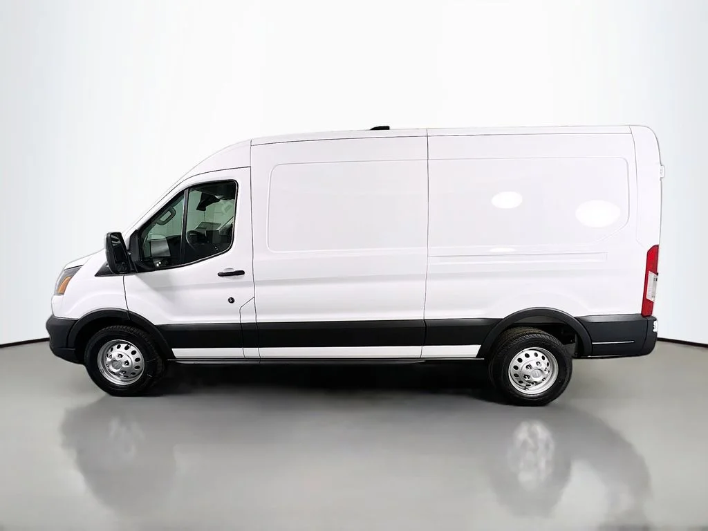 New 2026 Oxford White Ford Base image 6