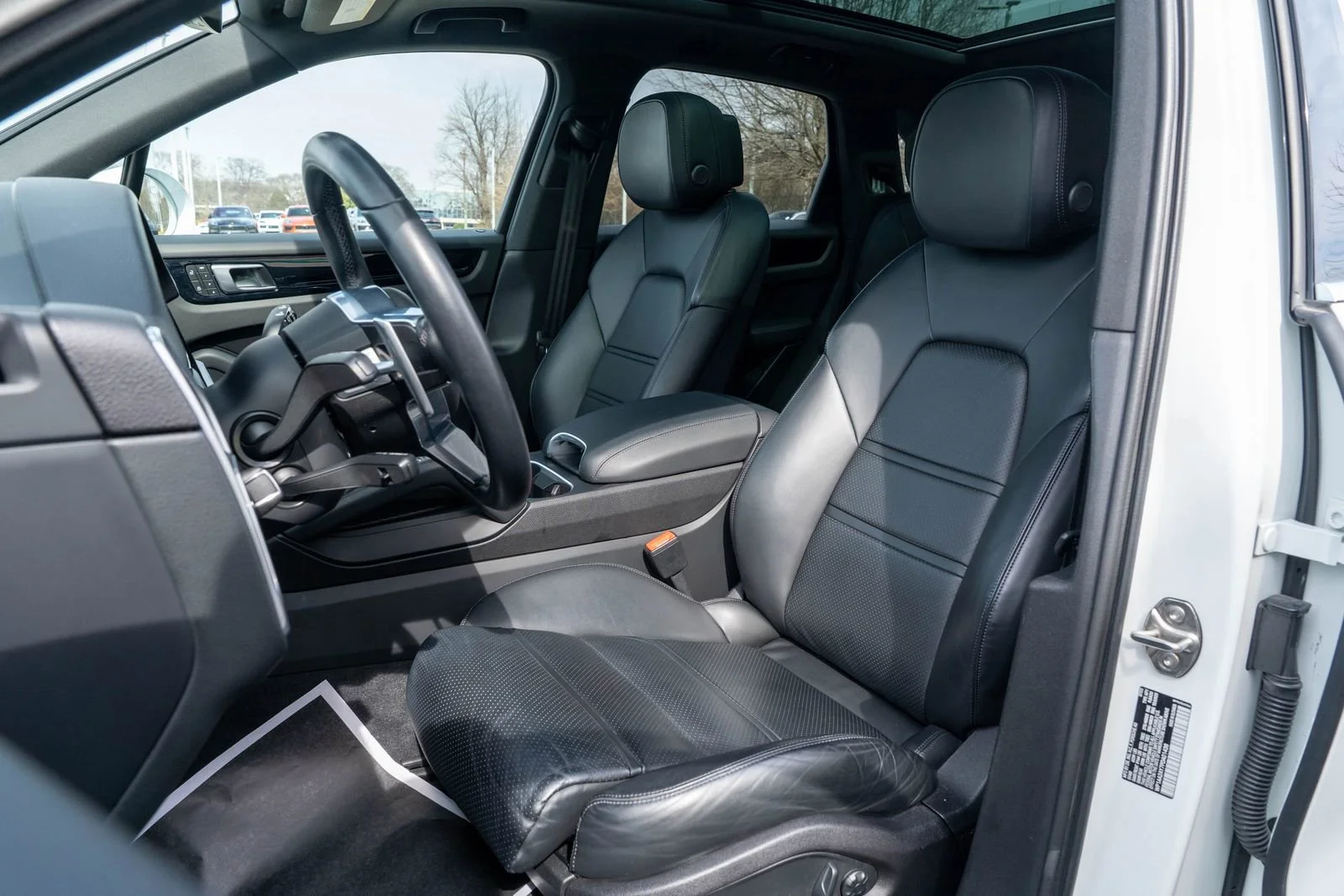 Used 2023 White Porsche Base image 5