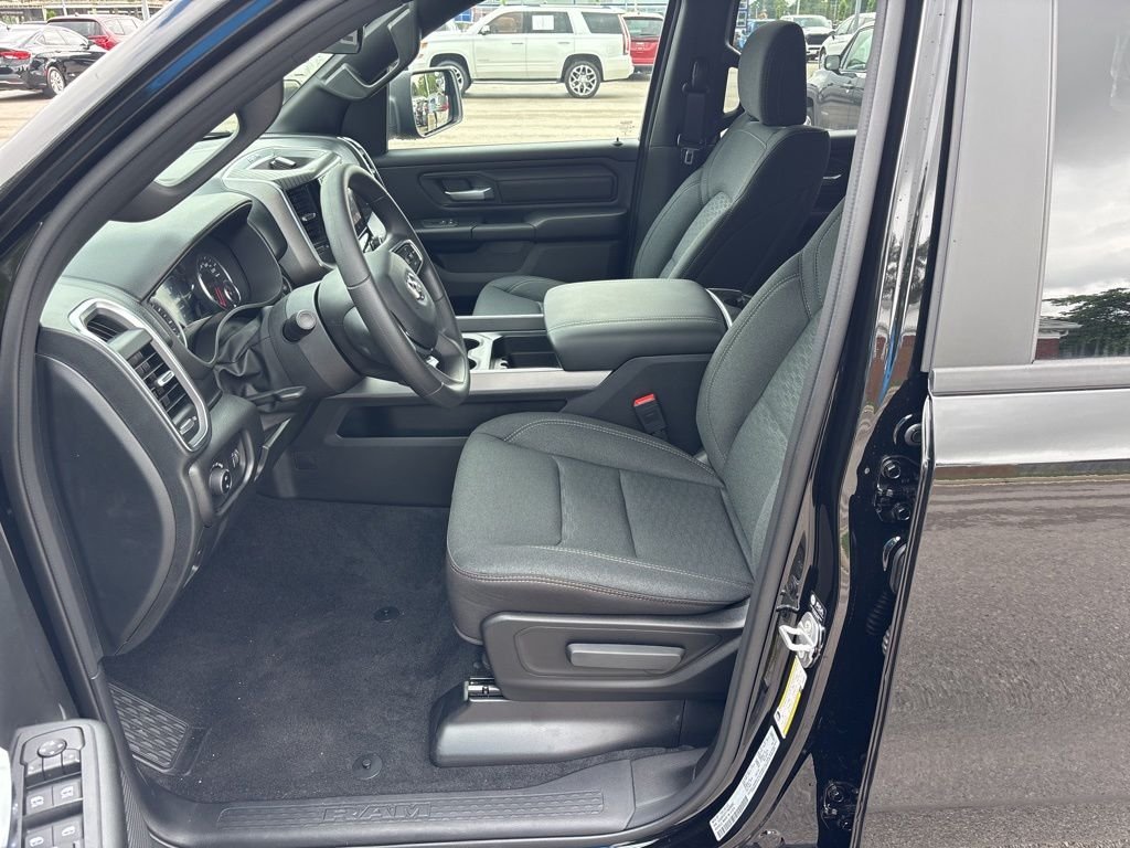 New 2026 Diamond Black Crystal Pearl-Coat Exterior Paint RAM Express image 9