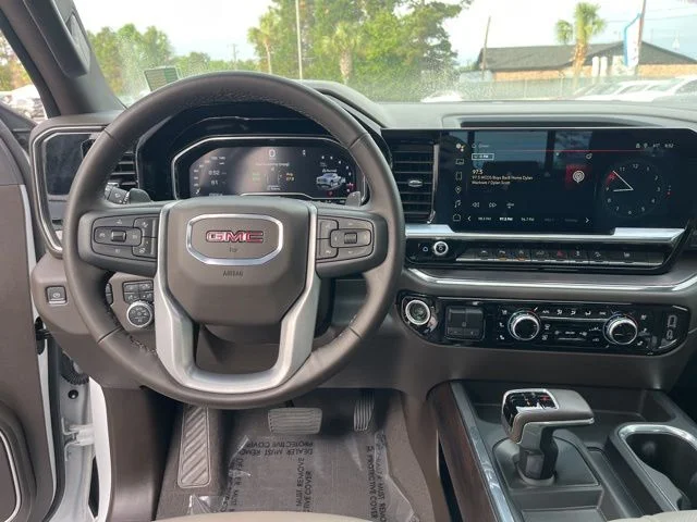 Used 2024 White GMC SLT image 16