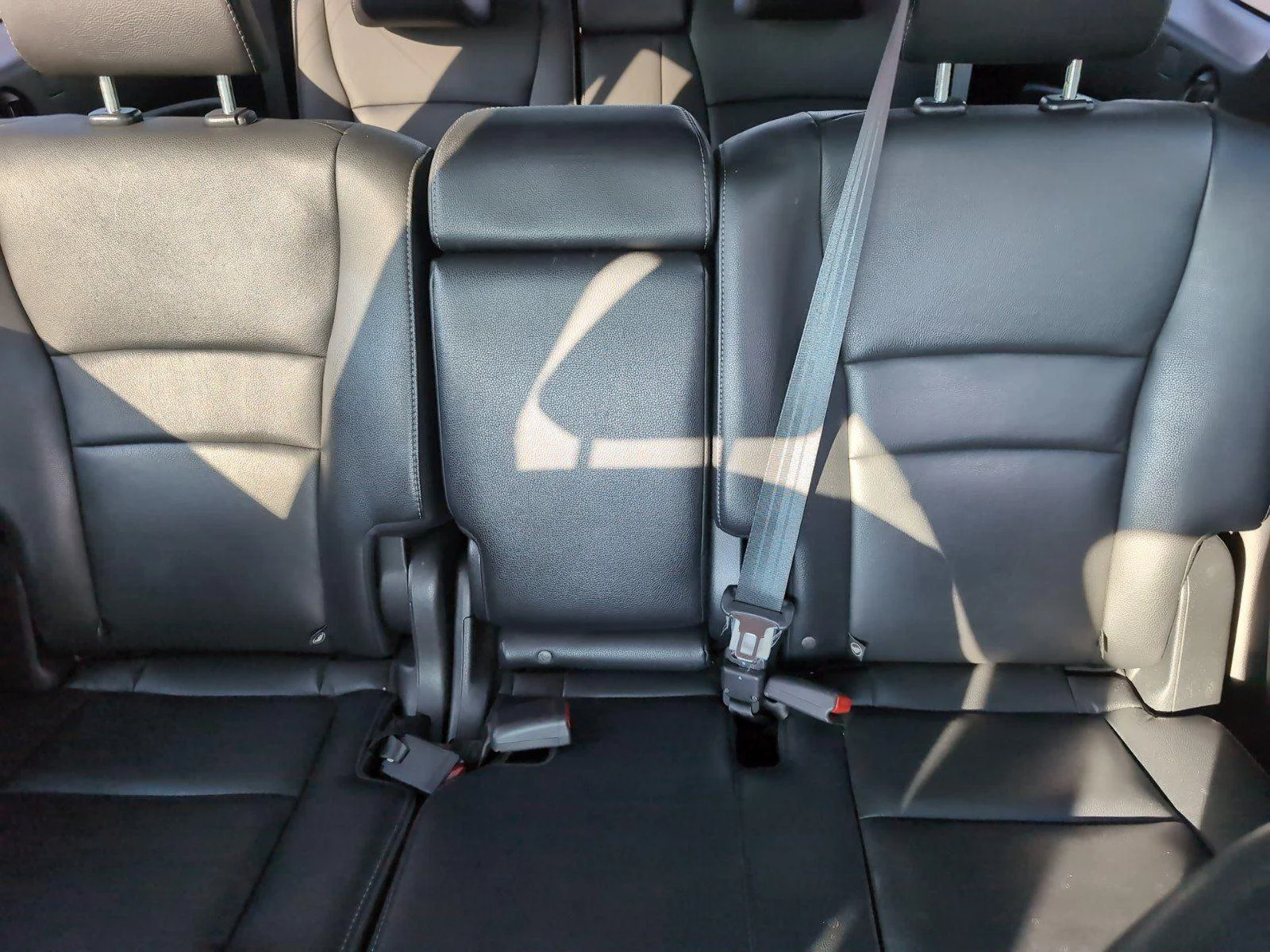 Used 2018 Crystal Black Pearl Honda EX-L image 32