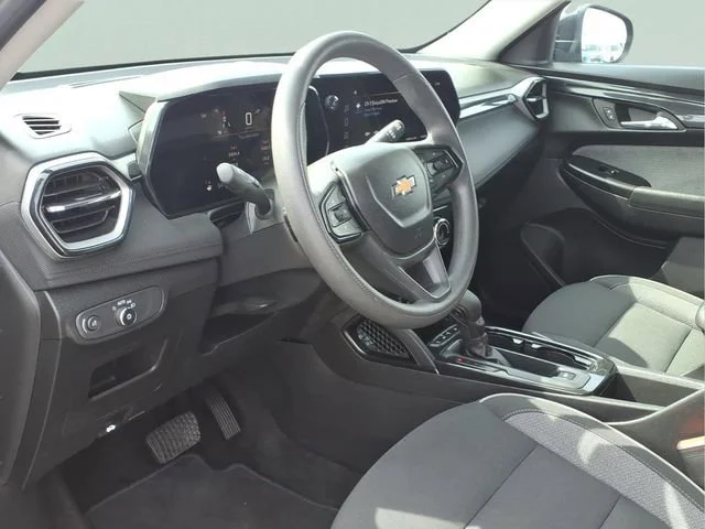 Used 2025 Mosaic Black Metallic Chevrolet LT image 6