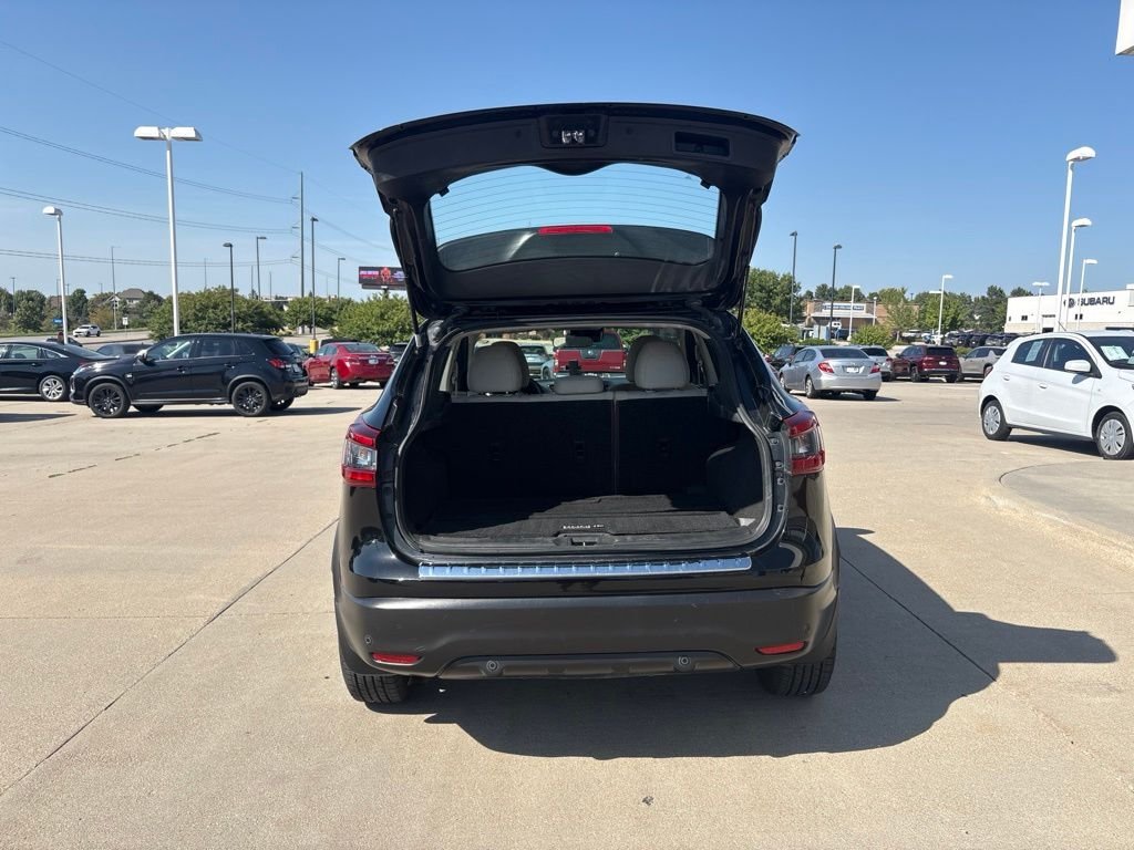 Used 2020 Magnetic Black Pearl Nissan SV image 35