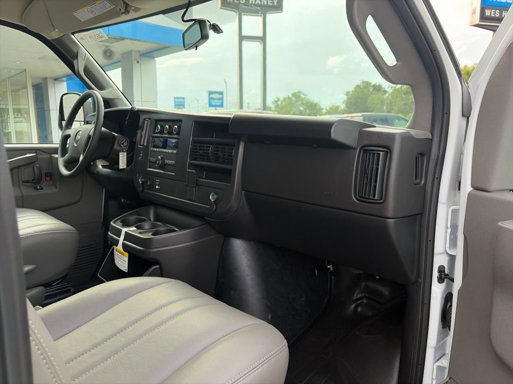 2026 Chevrolet Express Cargo Work Van - Photo 9