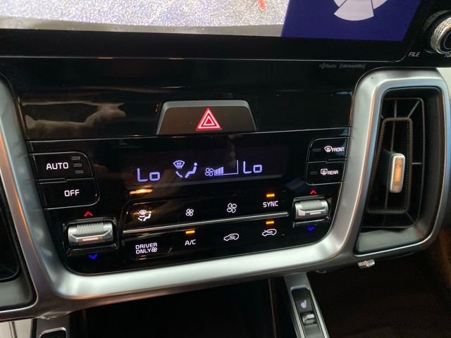 Used 2022 Black Kia S image 28