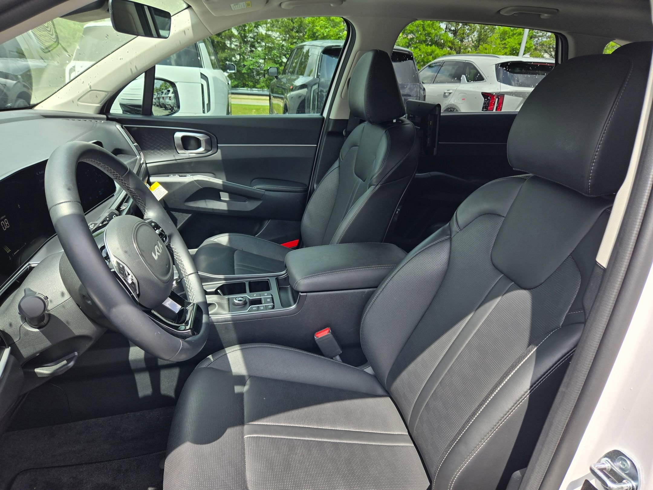 Used 2025 Glacial White Pearl Kia EX image 22
