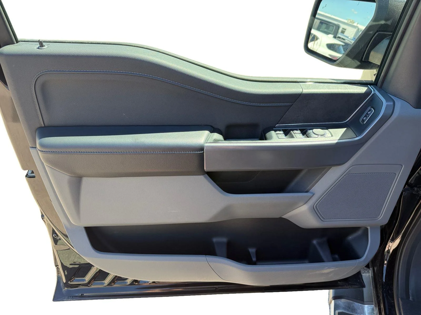 Used 2025 Agate Black Ford XLT image 9