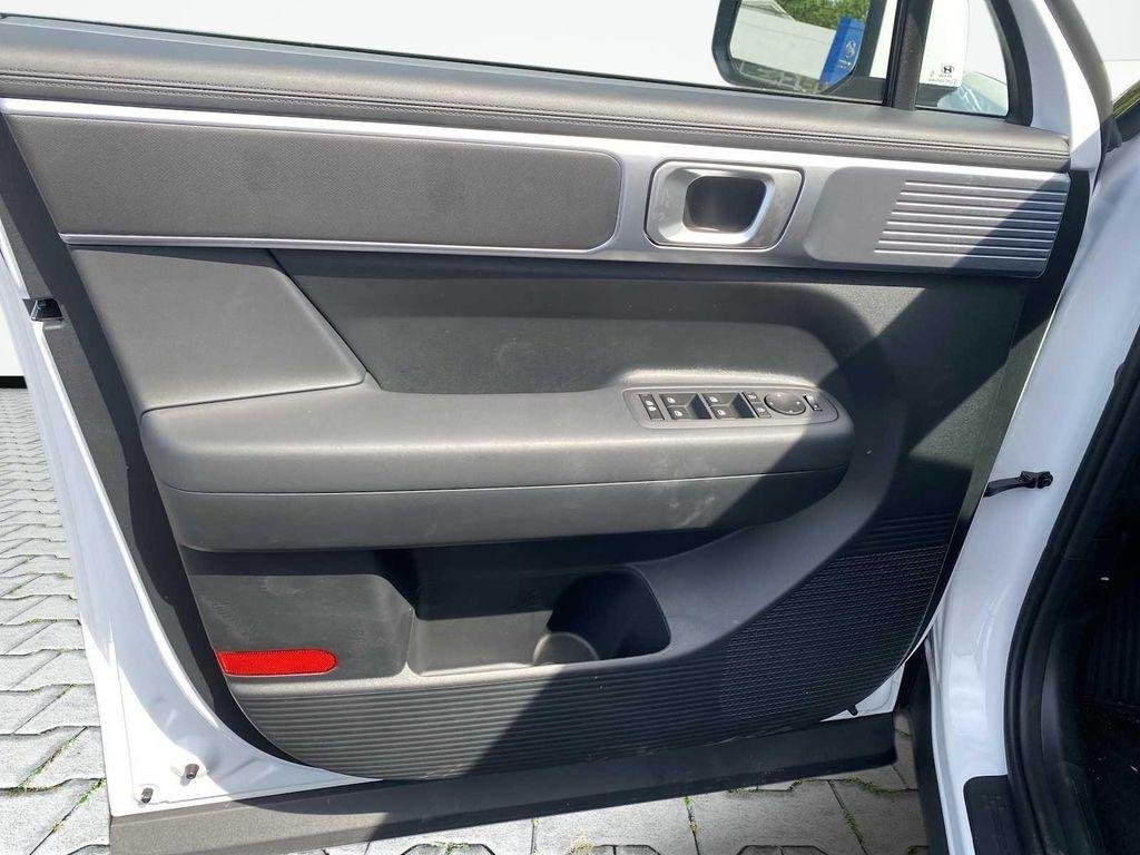 New 2026 White Hyundai SE FWD image 28