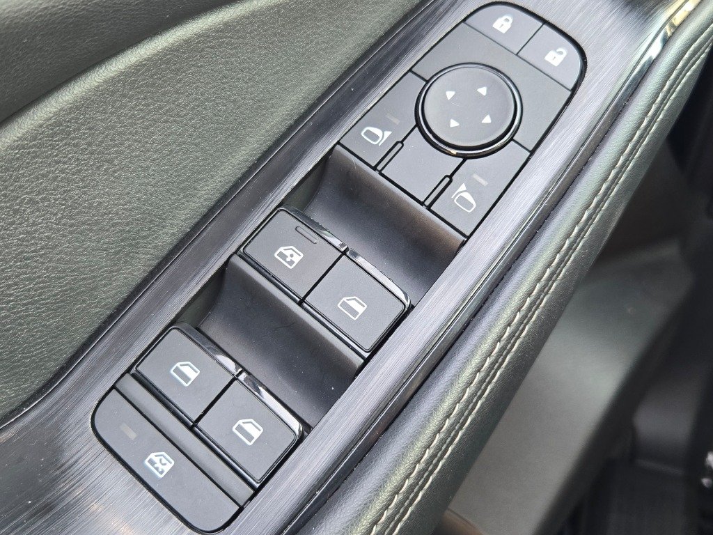 Certified Used 2025 Blue Nissan SV image 28