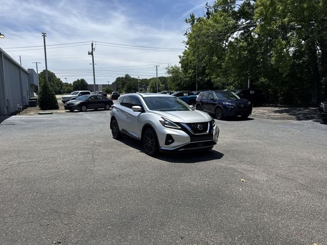 Used 2021 Silver Nissan SL image 3