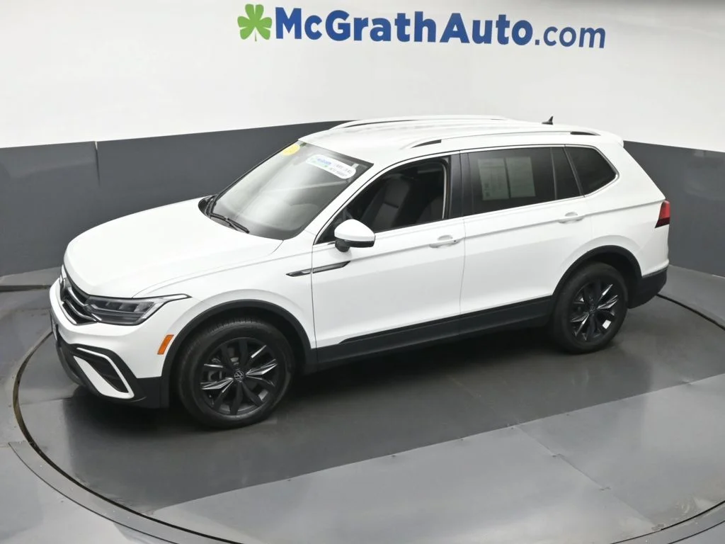 Used 2024 White Volkswagen 2.0T SE image 21