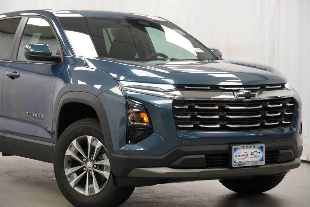 2027 Chevrolet Equinox LT - Photo 9