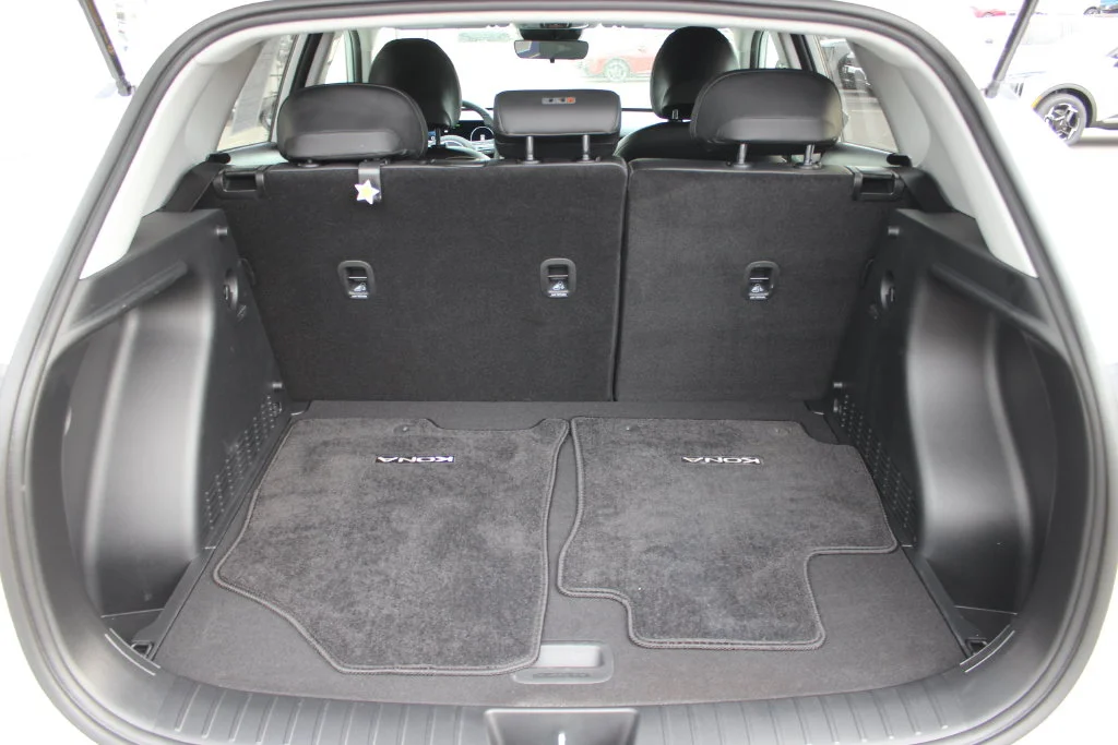 Used 2026 White Hyundai SEL Premium image 29