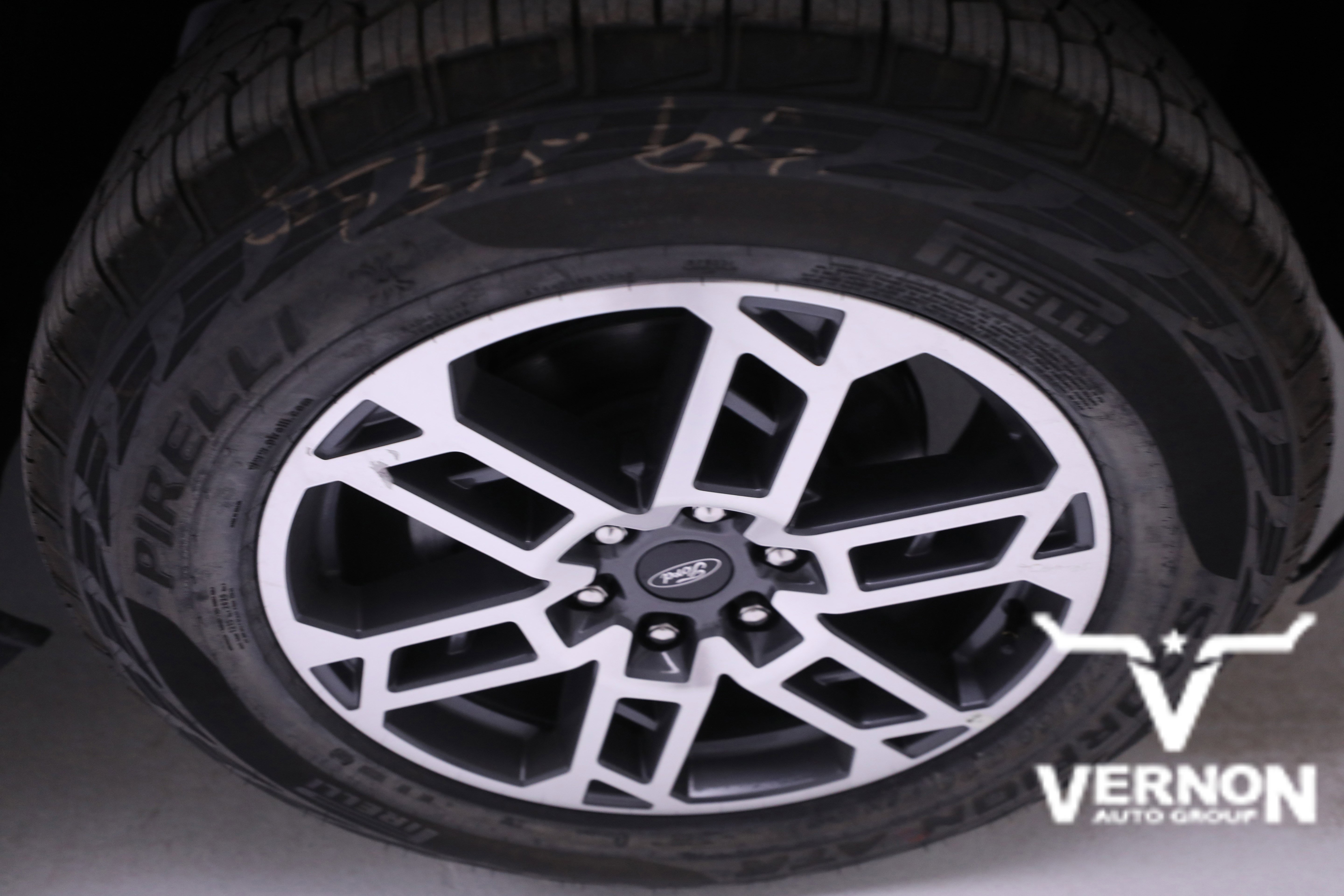 New 2026 Agate Black Metallic Ford  image 29