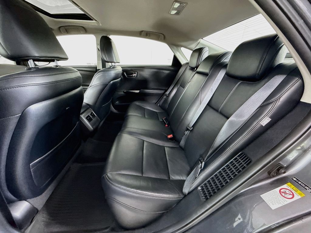 Used 2018 Magnetic Gray Metallic Toyota Hybrid XLE Premium image 24