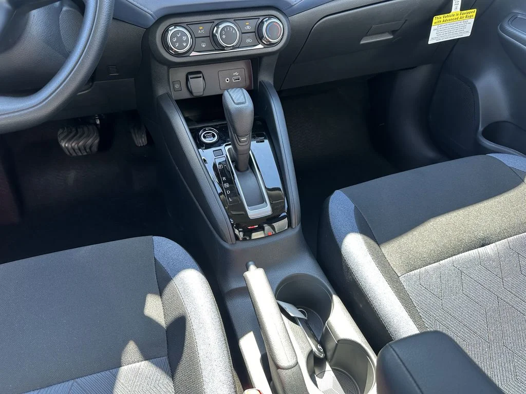 2025 Nissan Versa Sedan SV - Photo 18