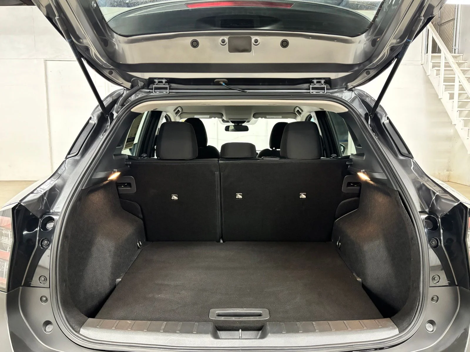 Used 2025 Gray Nissan SV image 23