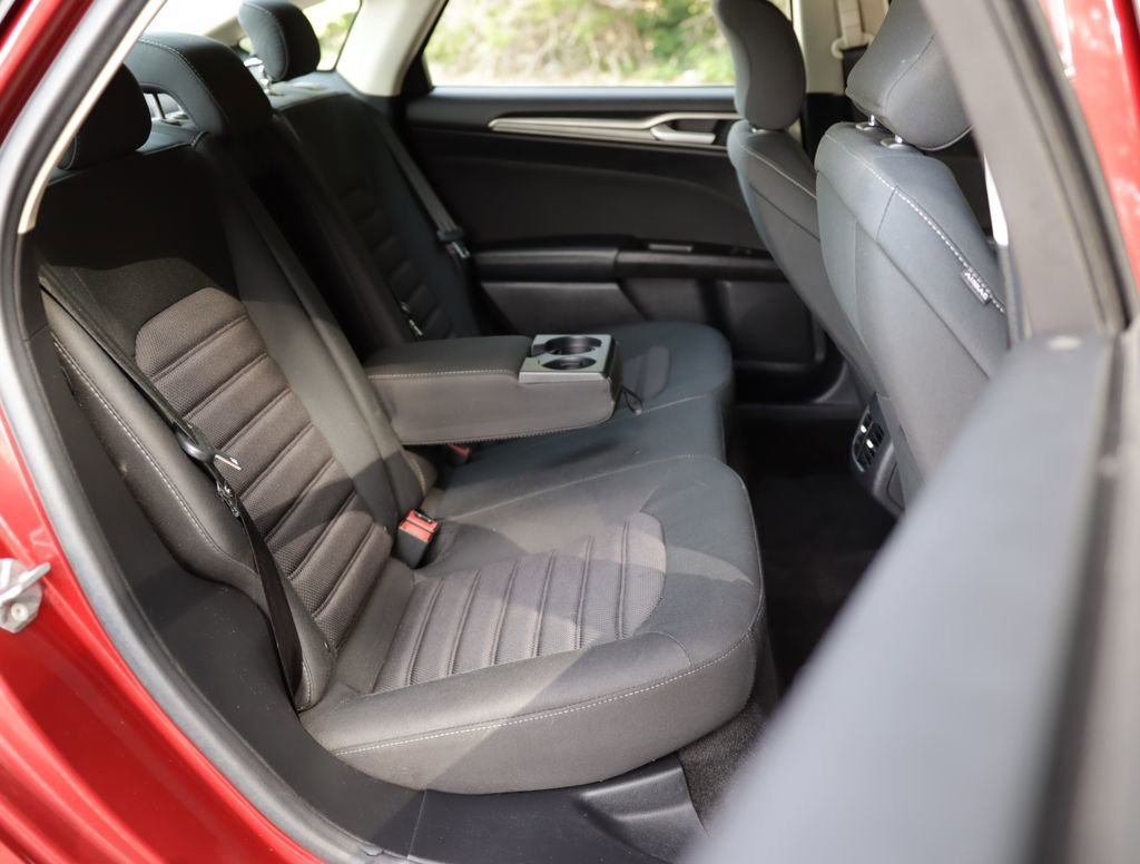Used 2017 Red Ford SE image 24