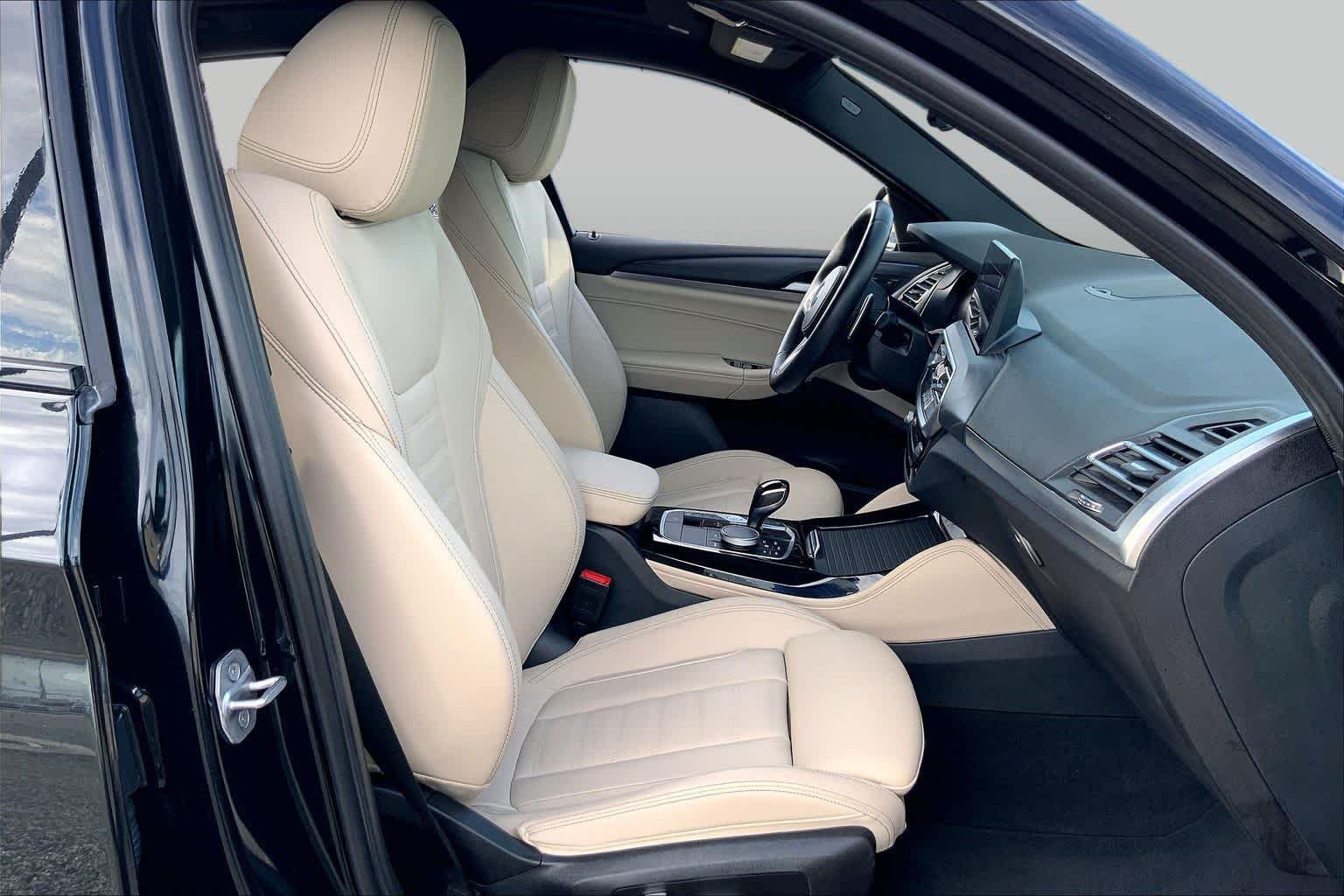 Used 2022 Black Sapphire Metallic BMW xDrive30i image 9