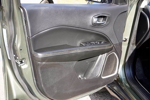 Used 2018 Green Jeep Latitude image 21