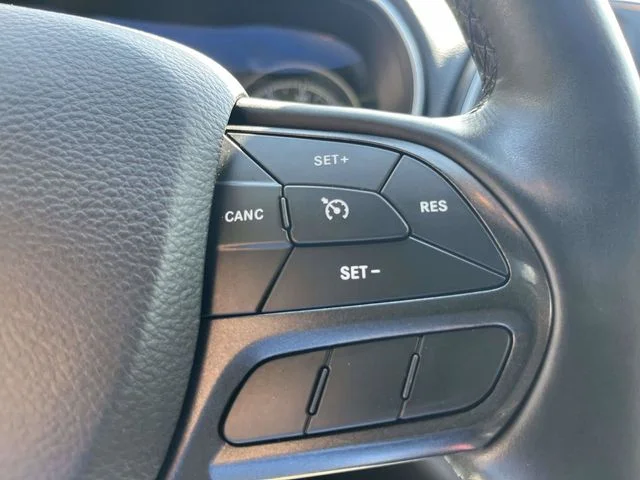 Used 2019 Diamond Black Jeep Trailhawk image 25
