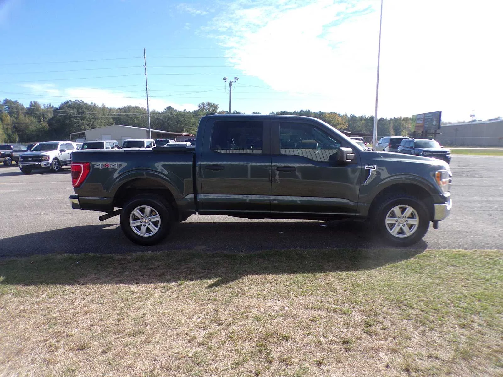 Used 2021 Guard Metallic Ford XLT image 4
