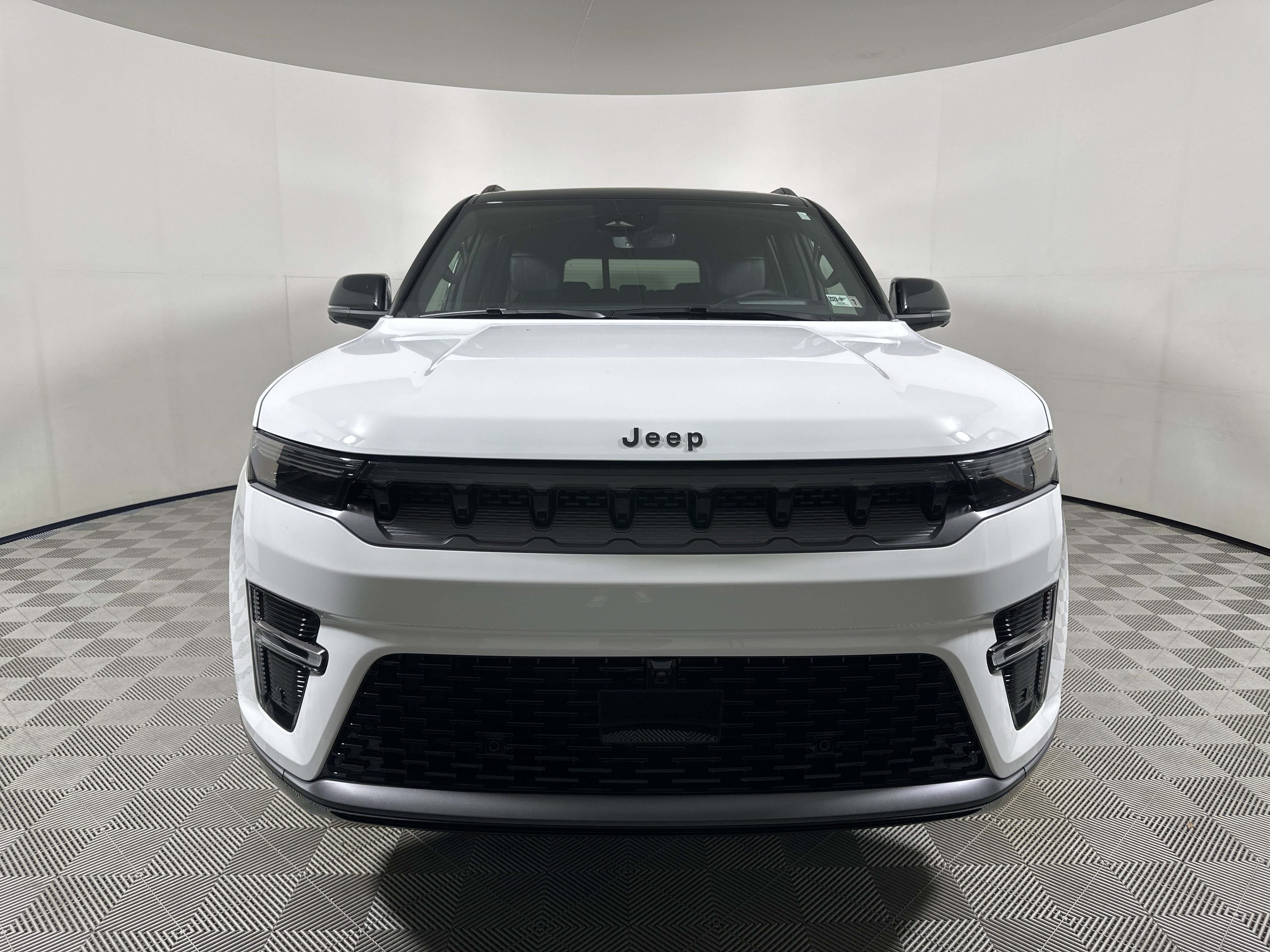 New 2026 Bright White Clear-Coat Exterior Paint Jeep Summit Obsidian image 2