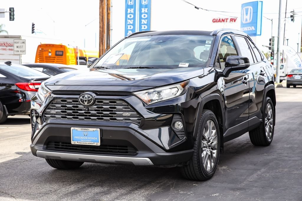 Used 2019 Midnight Black Metallic Toyota Limited image 5