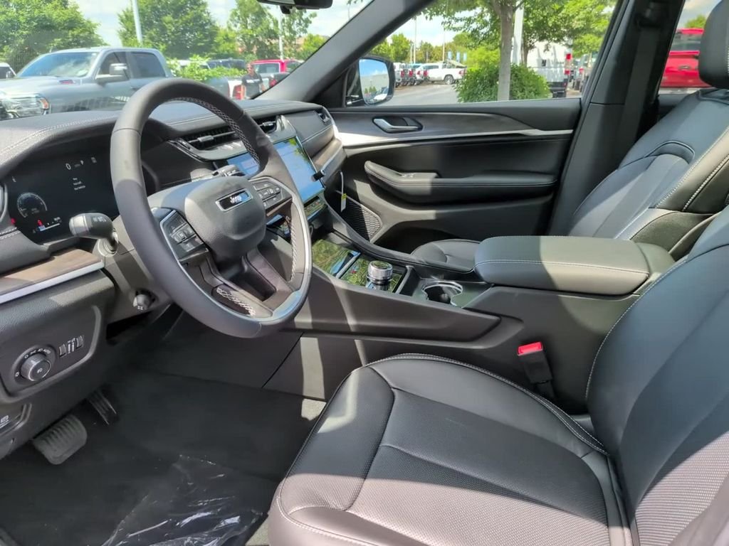 New 2026 Fathom Blue Pearl-Coat Exterior Paint Jeep Limited Reserve image 17