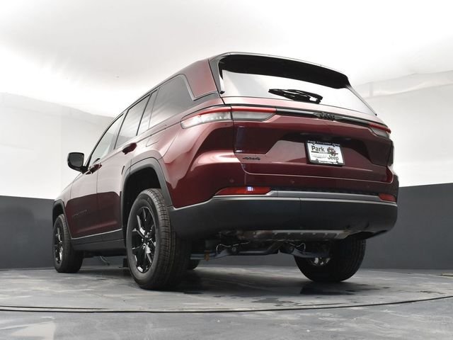 New 2026 Velvet Red Pearl-Coat Exterior Paint Jeep Altitude image 22