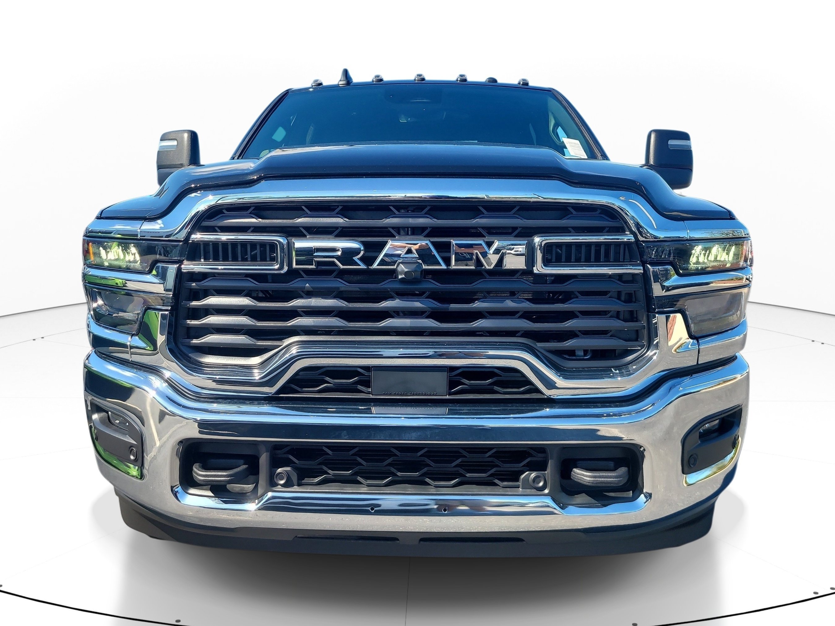 New 2027 Diamond Black Crystal Pearl-Coat Exterior Paint RAM Tradesman image 3