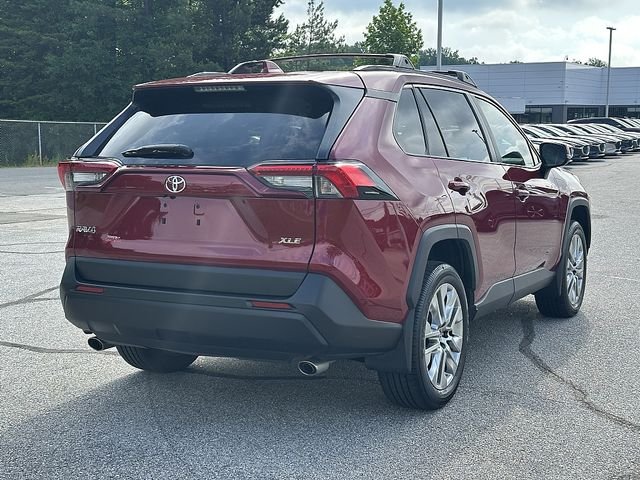 Used 2025 Red Toyota XLE Premium image 8