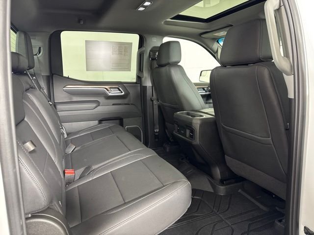 Used 2025 Summit White Chevrolet RST image 5
