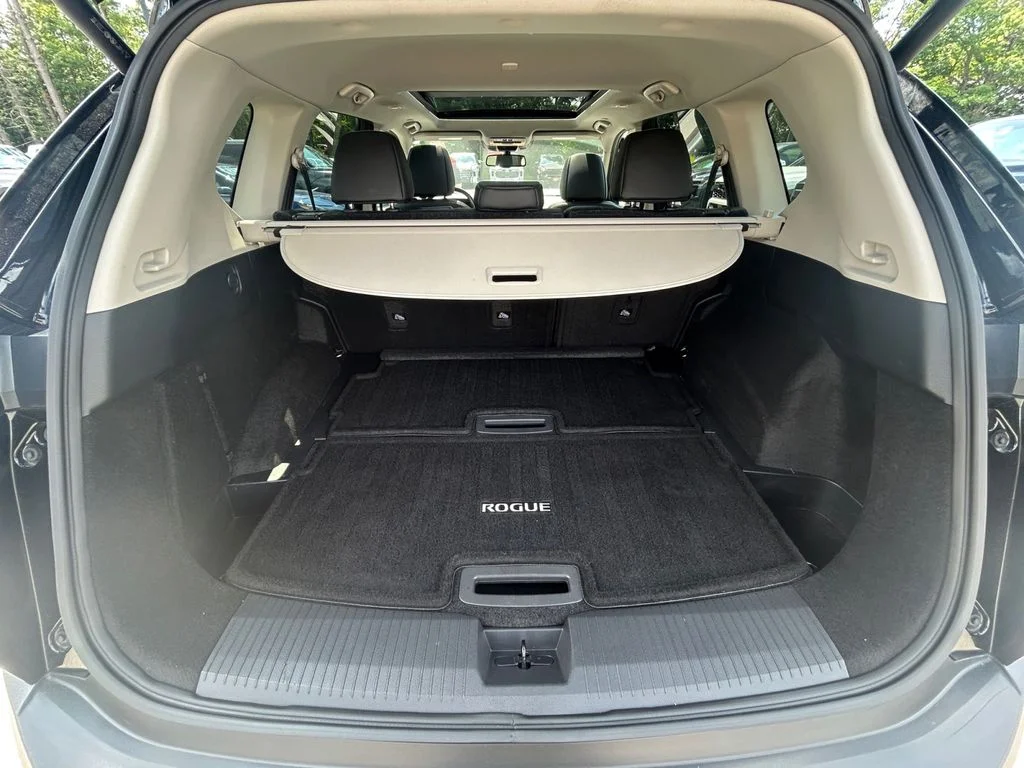 Used 2023 Super Black Nissan SL image 19