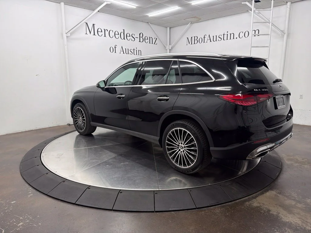New 2027 Black Mercedes-Benz GLC 300 image 5
